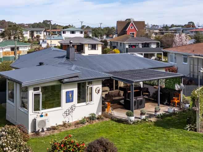 14 Oxford Street, Holmes Hill