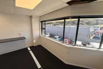 FOR LEASE – Unit 1, Railway Avenue, Petone