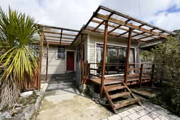 313 Omoto Road, Kaiata