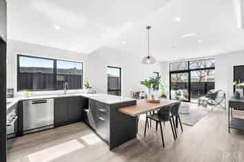 35a Pine Avenue, Upper Hutt
