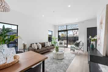 35a Pine Avenue, Upper Hutt