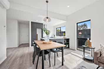 35a Pine Avenue, Upper Hutt