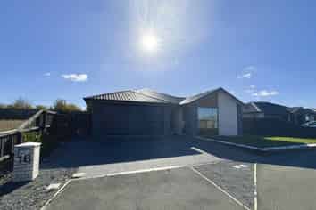 16 Fountain Place, Rolleston