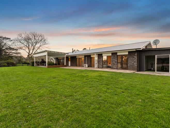 113 Waitangi Falls Road, Glenbrook