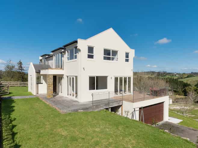 56 Whites Road, Whitford