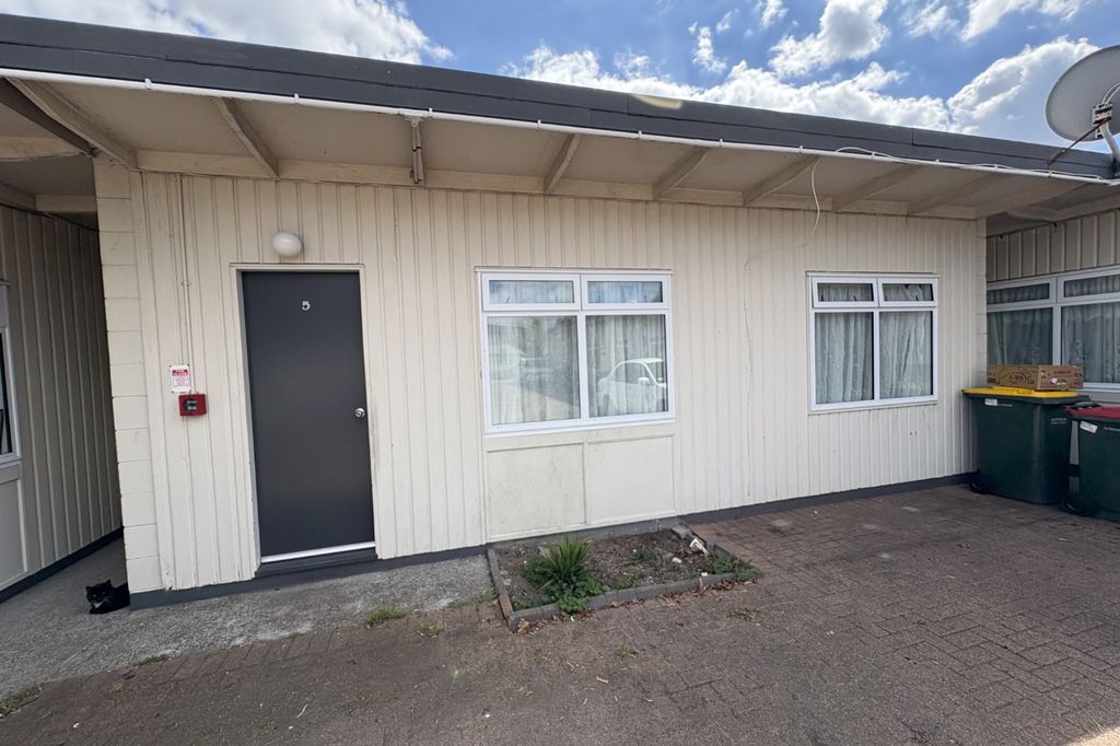 Spacious One-Bedroom unit for rent - Prime central location 1