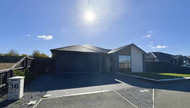 16 Fountain Place, Rolleston