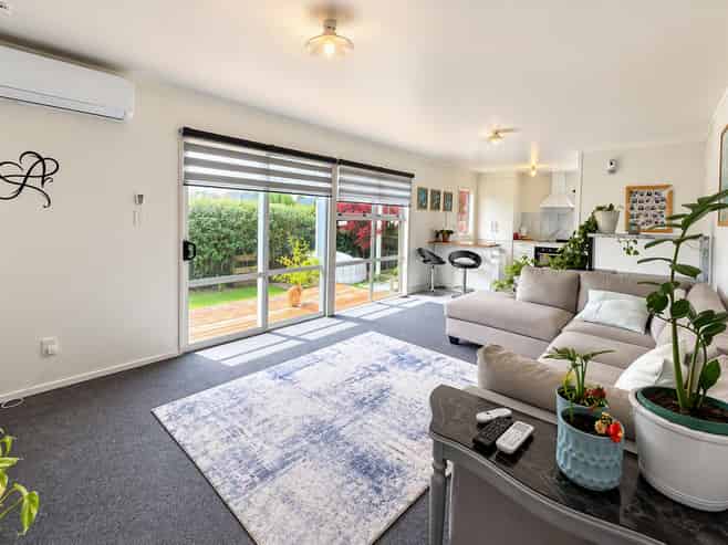 6/221 Buckland Road, Mangere East