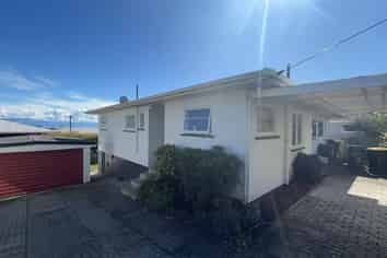 8 Taunton Place, Stoke