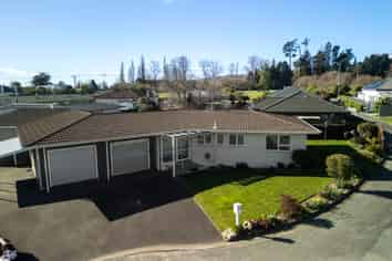 1/4 Alyson Place, Stoke