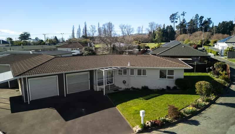 1/4 Alyson Place, Stoke