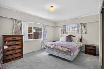 1/4 Alyson Place, Stoke
