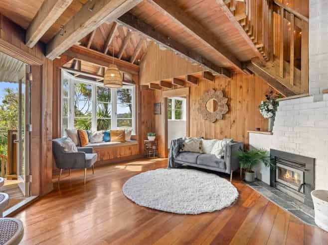 83 Anawhata Road, Piha