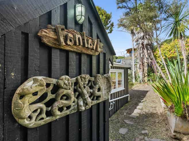 83 Anawhata Road, Piha