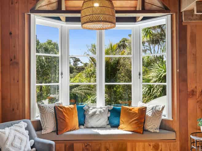 83 Anawhata Road, Piha