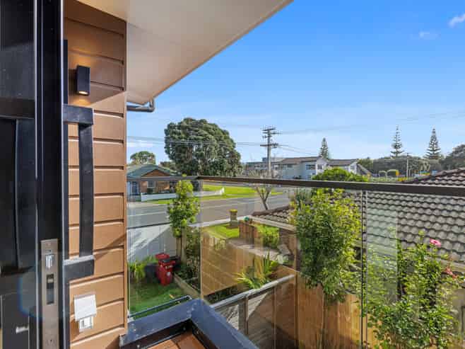 2/35 Centreway Road, Orewa