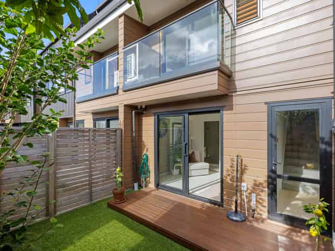 2/35 Centreway Road, Orewa