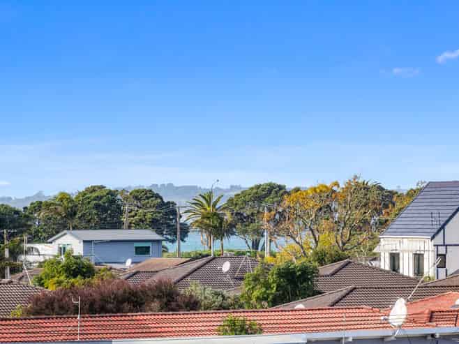 2/35 Centreway Road, Orewa