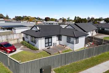 2 Staverton Crescent, Mangere
