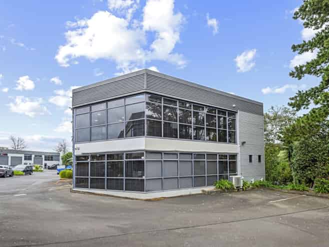Owner-occupier office opportunity in Rosedale