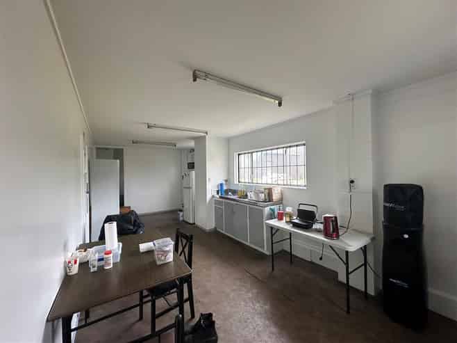 High-profile Site + Substantial Secure Yard