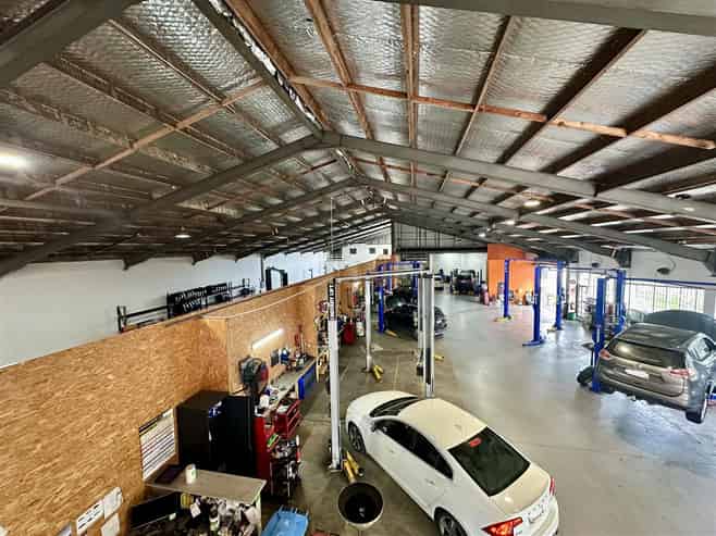 High-profile Site + Substantial Secure Yard