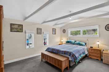 121 Teal Valley Road, Hira