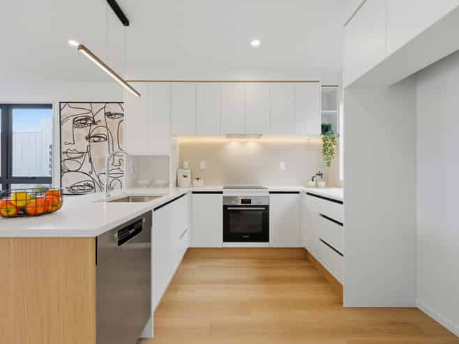 1/137 Moore Street, Hillcrest