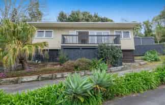 548 Whangaparaoa Road , Stanmore Bay