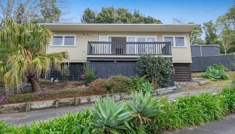 548 Whangaparaoa Road , Stanmore Bay