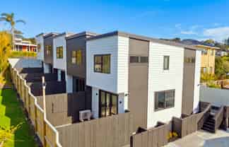 3/137 Moore Street, Hillcrest