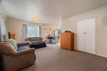 30A & B Deborah Place, Mangakakahi
