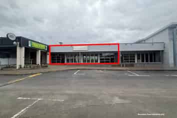 VACANT RESTAURANT
