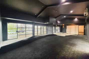 VACANT RESTAURANT
