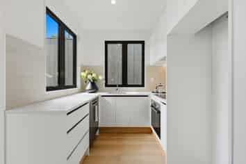 7/137 Moore Street, Hillcrest