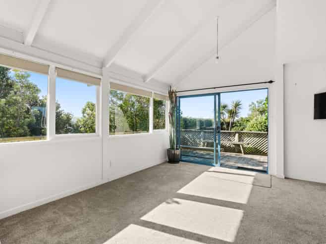 27 Guthrie Crescent, Castlepoint