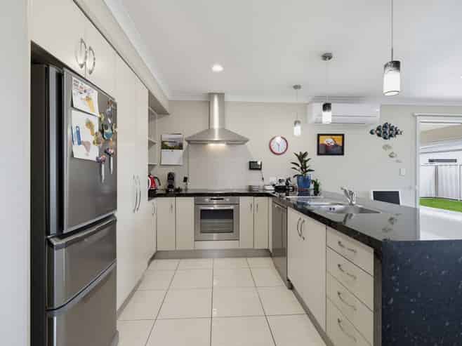 5 Pania Place, Poraiti
