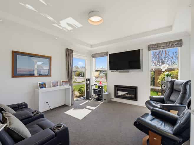 12 Hamlett Drive, Woodend