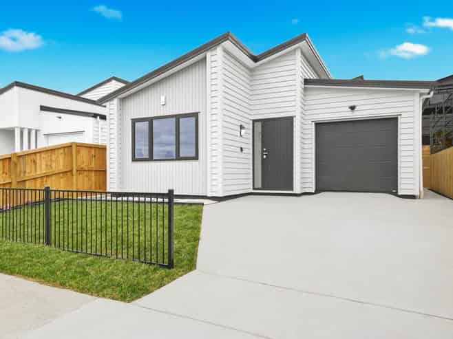 9 Whakairo Crescent, Gulf Harbour