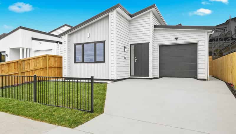 9 Whakairo Crescent, Gulf Harbour
