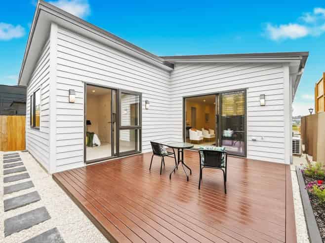 9 Whakairo Crescent, Gulf Harbour
