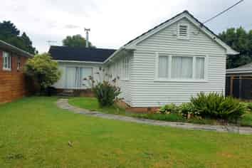 6 River Road, Te Atatu Peninsula