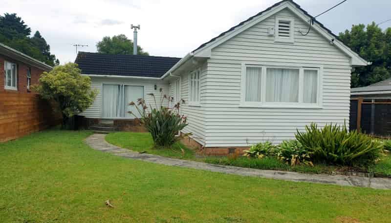 6 River Road, Te Atatu Peninsula