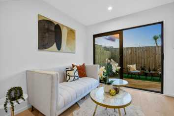 5/114 Don Buck Road, Massey