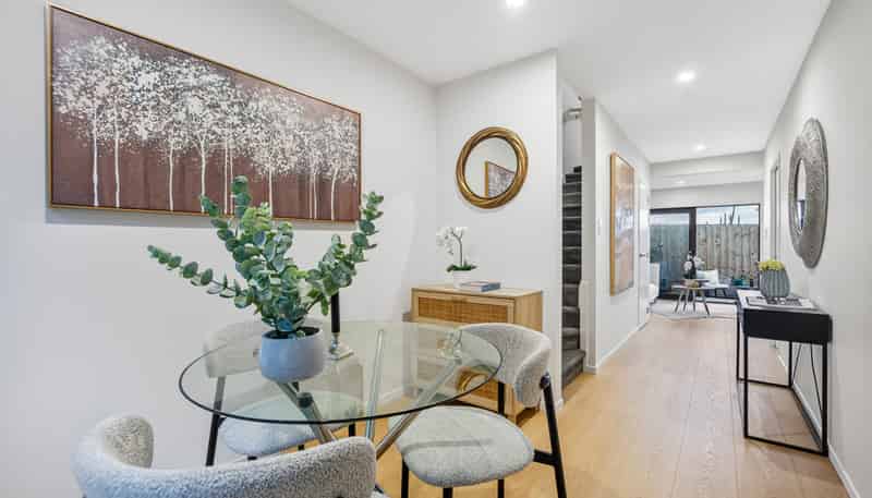 5/114 Don Buck Road, Massey