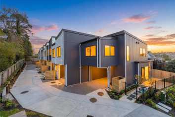 5/114 Don Buck Road, Massey