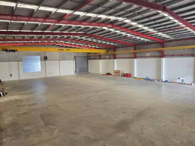 Hornby heavyweight: 1,300sqm warehouse with gantry