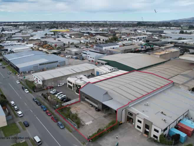 Hornby heavyweight: 1,300sqm warehouse with gantry