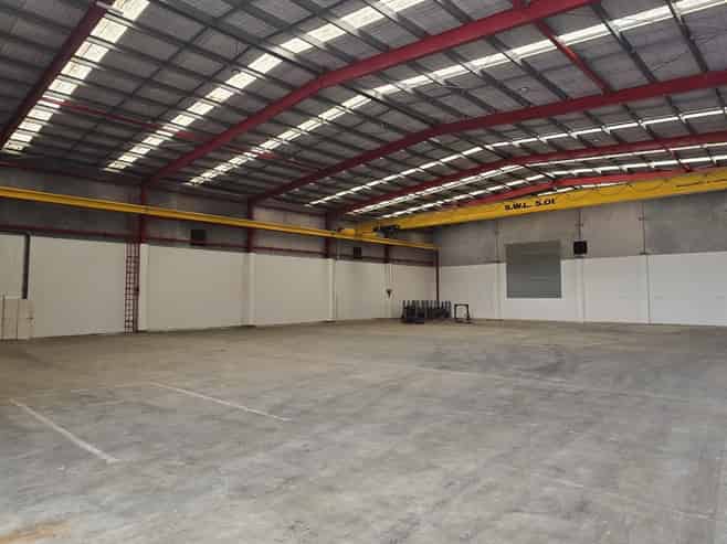 Hornby heavyweight: 1,300sqm warehouse with gantry