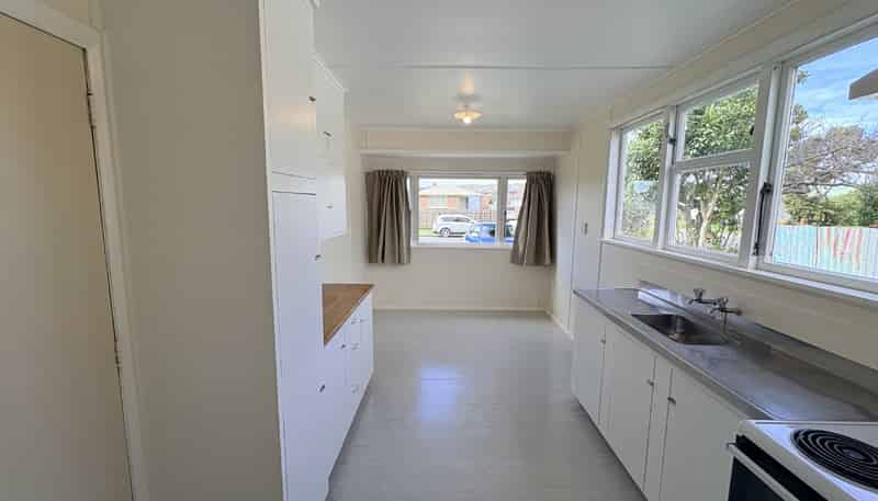 64 Lipscombe Crescent, Havelock North